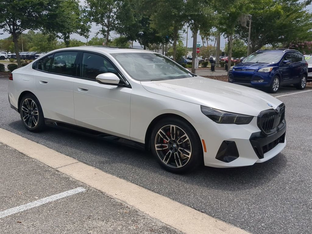 2026 BMW 5 Series 530i Image 4 of 28