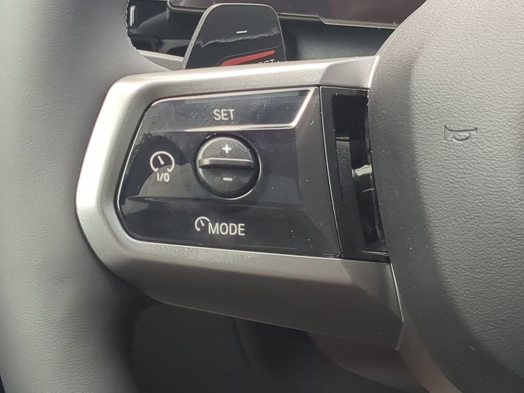 2026 BMW 5 Series 530i Image 18 of 28