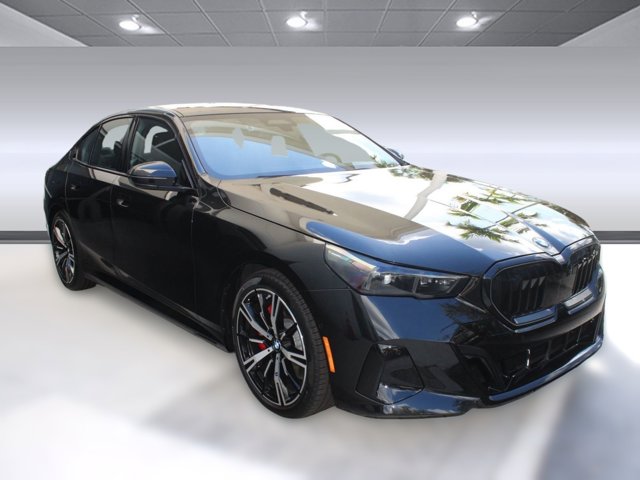 2026 BMW 5 Series 530i Image 3 of 31