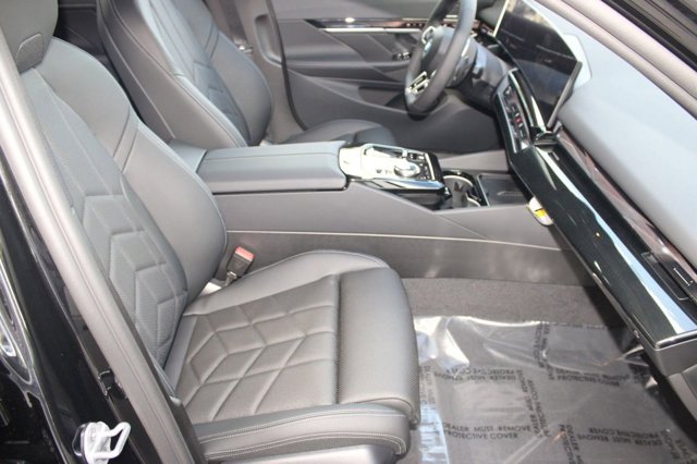 2026 BMW 5 Series 530i Image 12 of 31