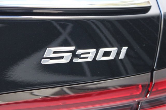 2026 BMW 5 Series 530i Image 29 of 31