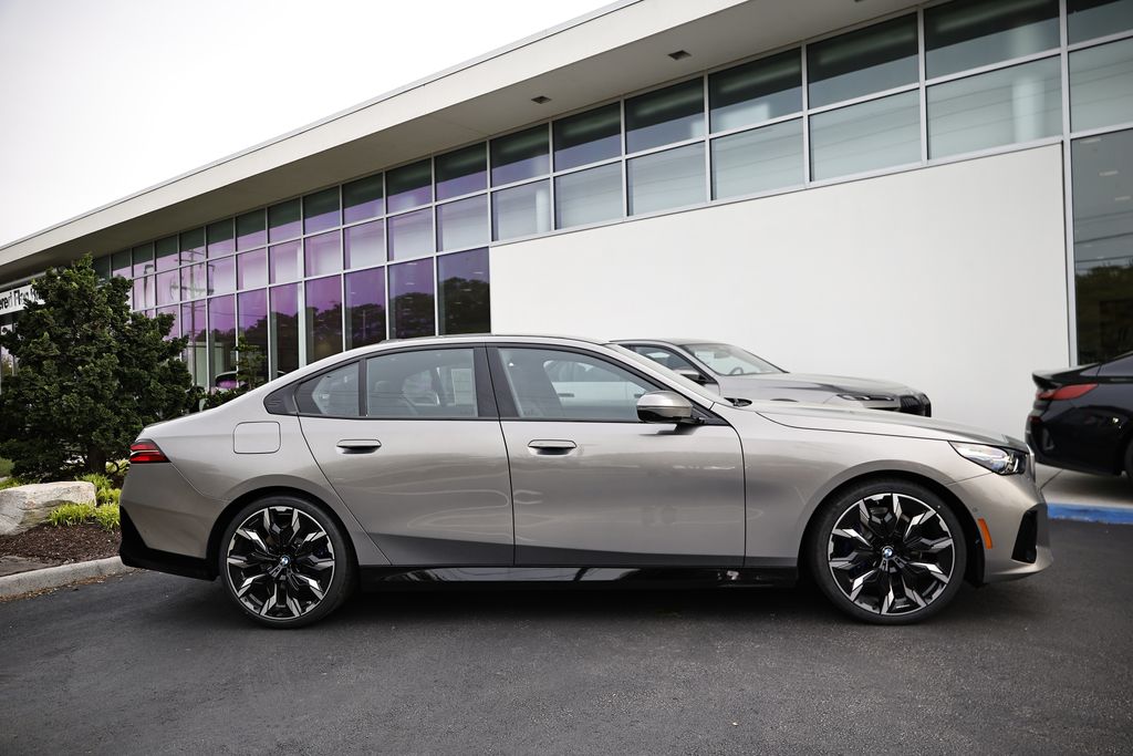 2026 BMW 5 Series 530i Image 3 of 40