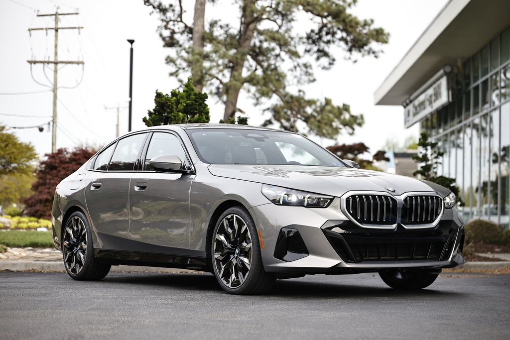 2026 BMW 5 Series 530i Image 1 of 40