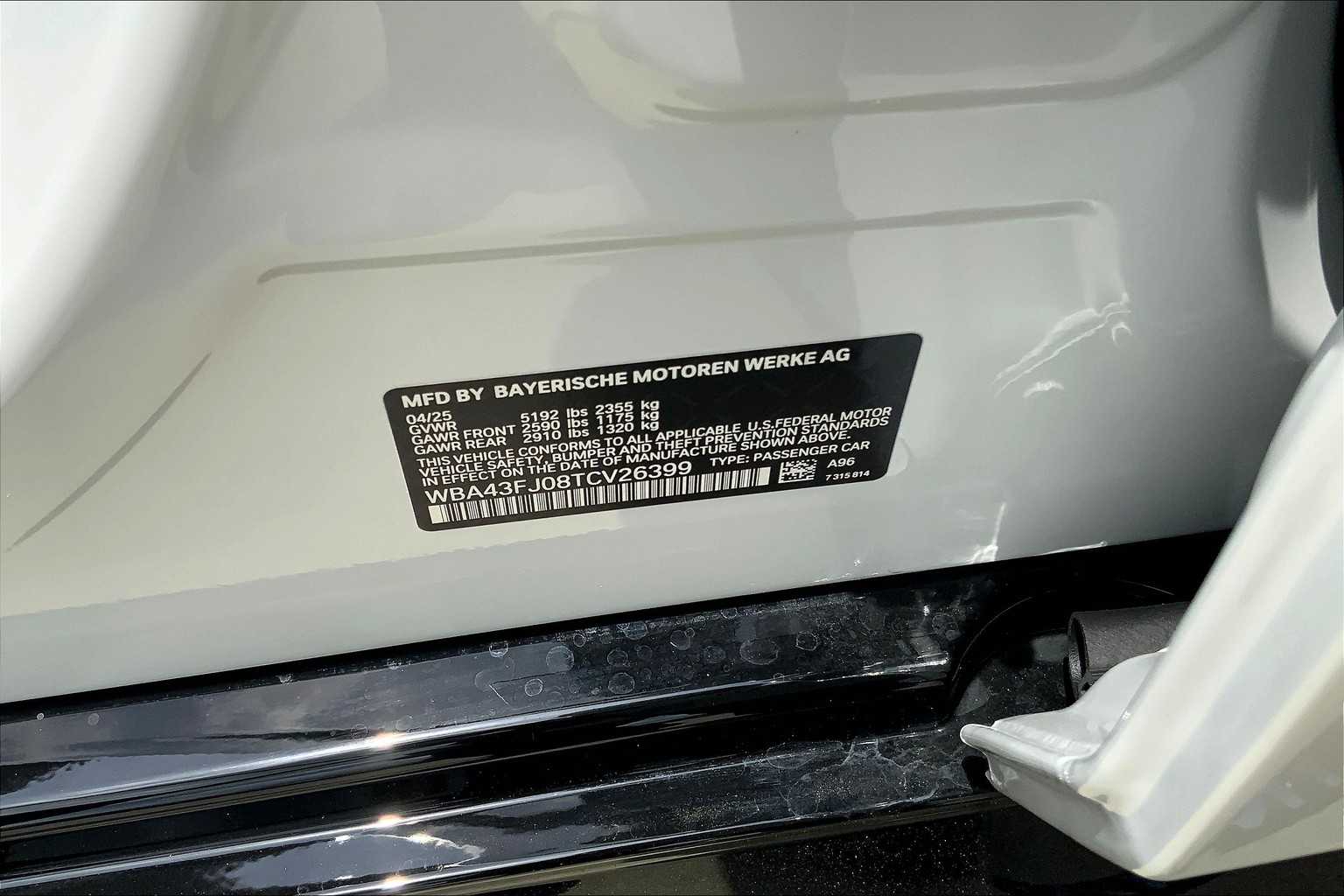 Vehicle image 18 of 19
