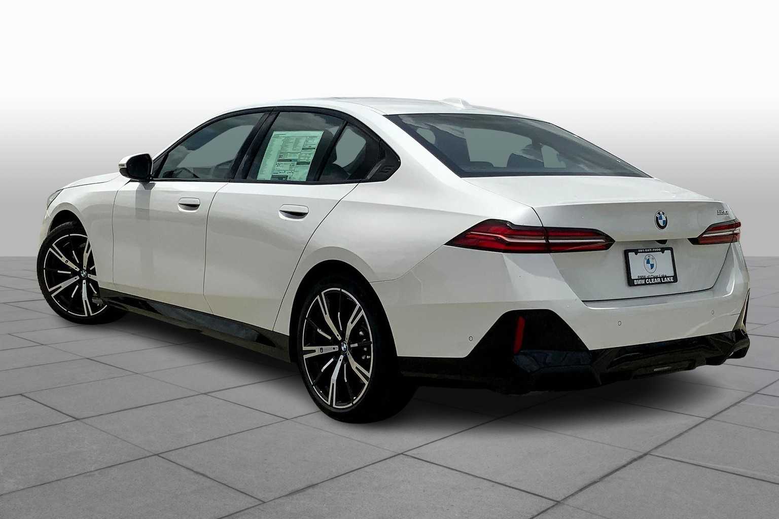 Vehicle image 5 of 19