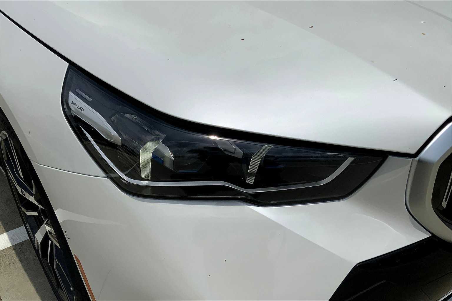 Vehicle image 13 of 19