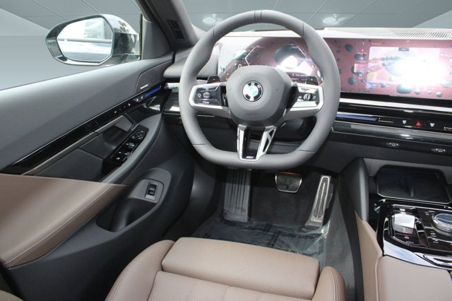 2026 BMW 5 Series 530i Image 16 of 32