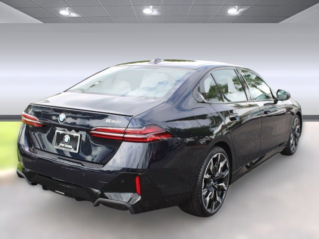 2026 BMW 5 Series 530i Image 5 of 32