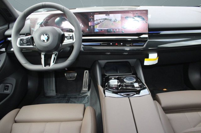 2026 BMW 5 Series 530i Image 14 of 32