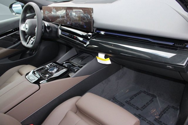 2026 BMW 5 Series 530i Image 15 of 32