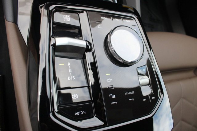 2026 BMW 5 Series 530i Image 32 of 32