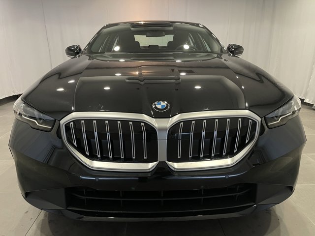 2026 BMW 5 Series 530i xDrive Image 2 of 8