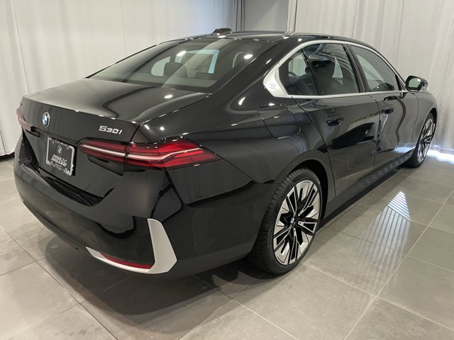2026 BMW 5 Series 530i xDrive Image 4 of 8