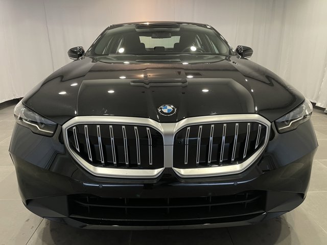 2026 BMW 5 Series 530i xDrive Image 2 of 8