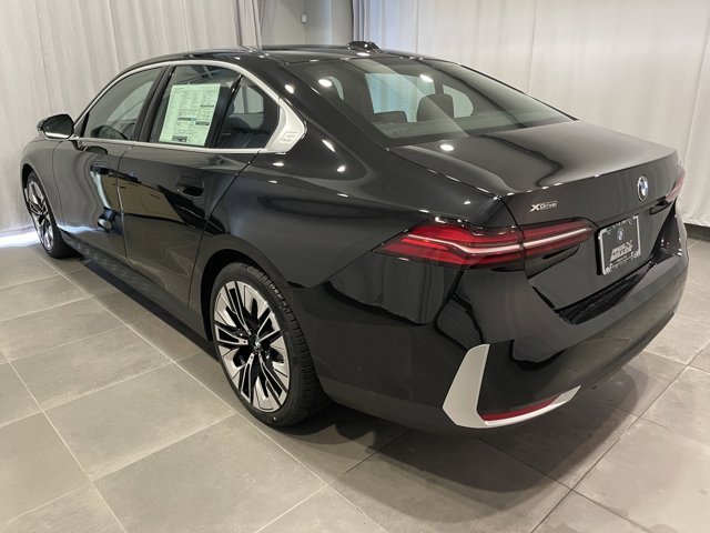 2026 BMW 5 Series 530i xDrive Image 6 of 8