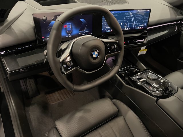2026 BMW 5 Series 530i xDrive Image 7 of 8