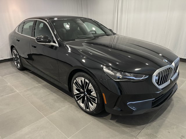 2026 BMW 5 Series 530i xDrive Image 3 of 8