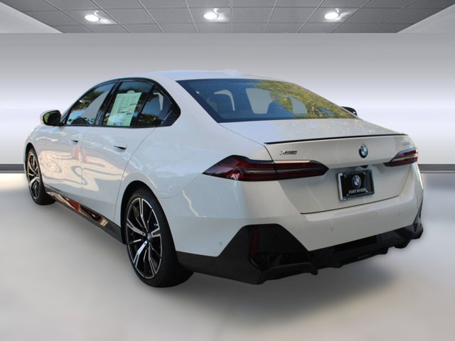 2026 BMW 5 Series 530i xDrive Image 7 of 32