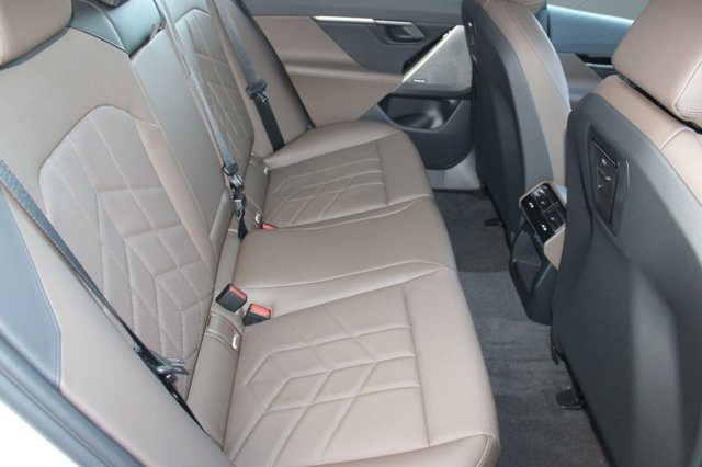 2026 BMW 5 Series 530i xDrive Image 11 of 32