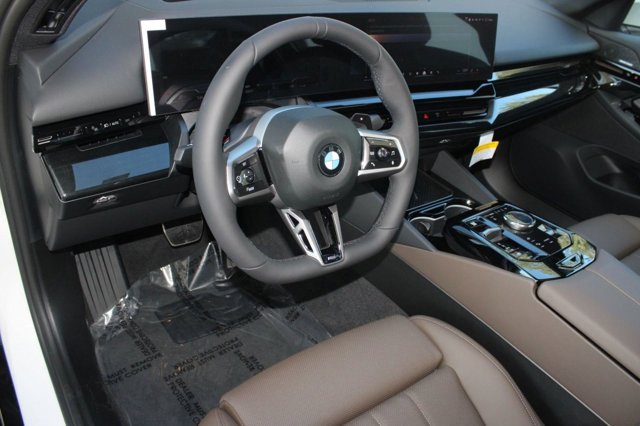 2026 BMW 5 Series 530i xDrive Image 18 of 32