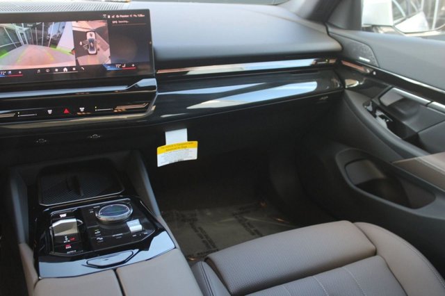 2026 BMW 5 Series 530i xDrive Image 27 of 32