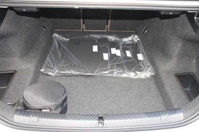 2026 BMW 5 Series 530i xDrive Image 10 of 32