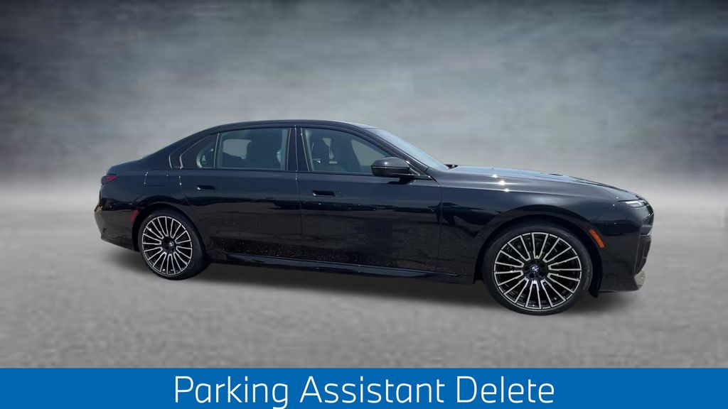 2026 BMW 7 Series 740i Image 3 of 28