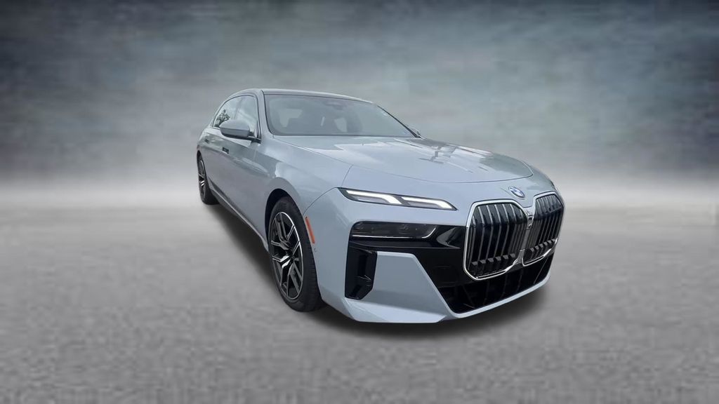 2026 BMW 7 Series 740i Image 1 of 30