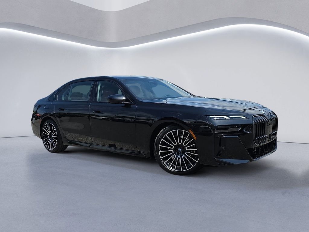 2026 BMW 7 Series 740i xDrive Image 3 of 20