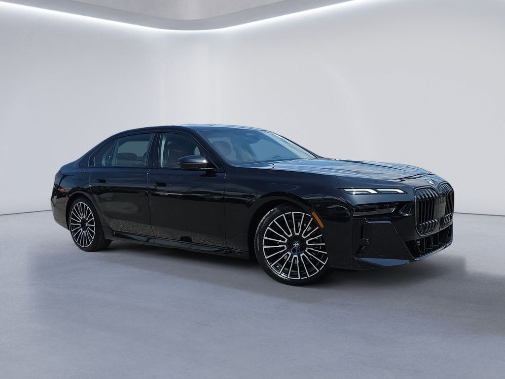 2026 BMW 7 Series 740i xDrive Image 2 of 20