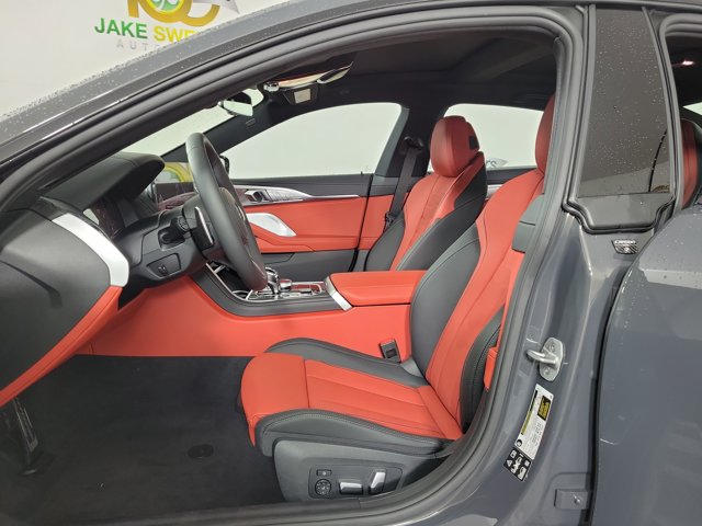 2026 BMW 8 Series 840i Image 22 of 25