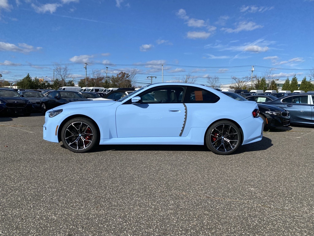 2026 BMW M2 Base Image 4 of 13