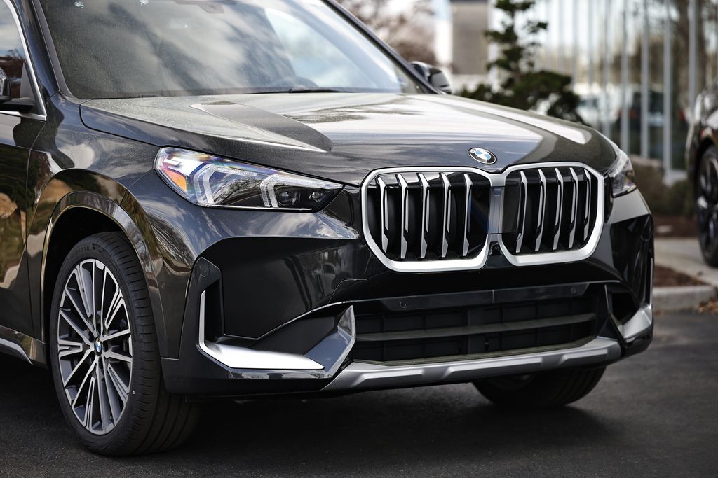 2026 BMW X1 xDrive28i Image 3 of 42
