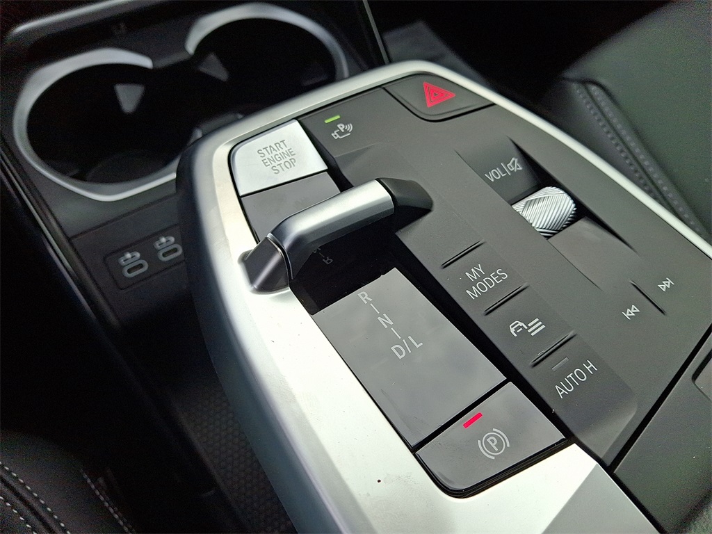 2026 BMW X1 xDrive28i Image 13 of 18