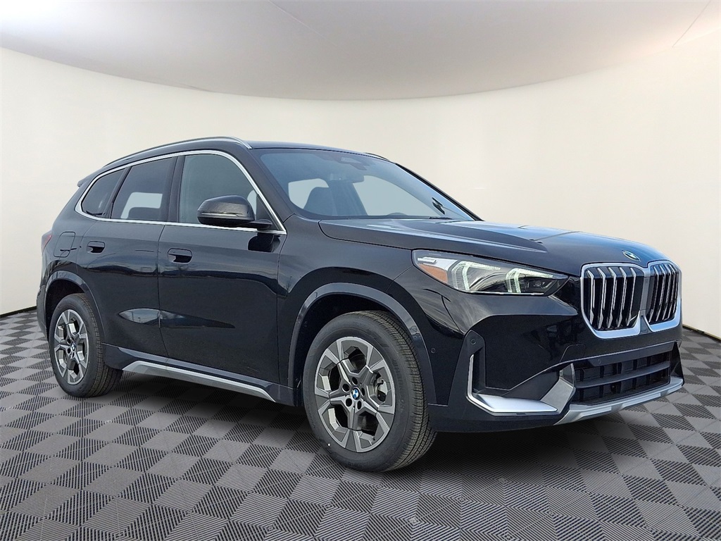2026 BMW X1 xDrive28i Image 2 of 18