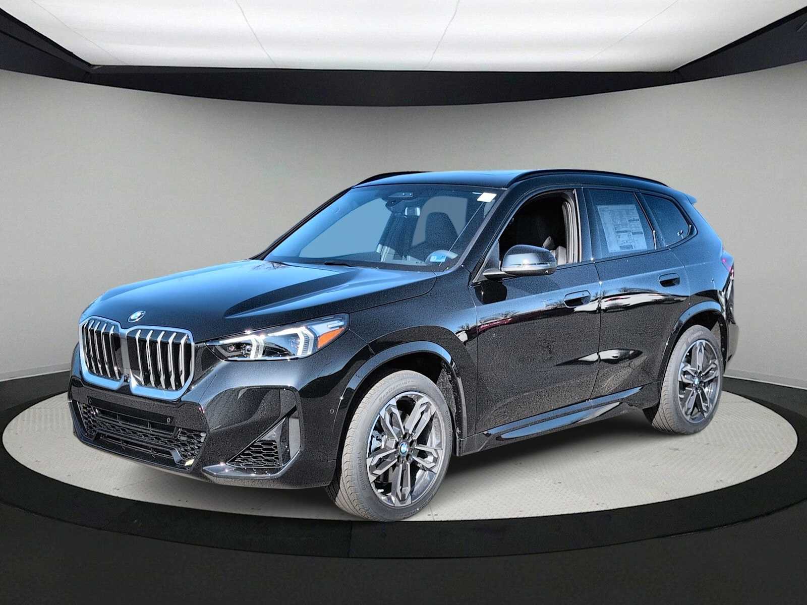 2026 BMW X1 xDrive28i Image 2 of 35
