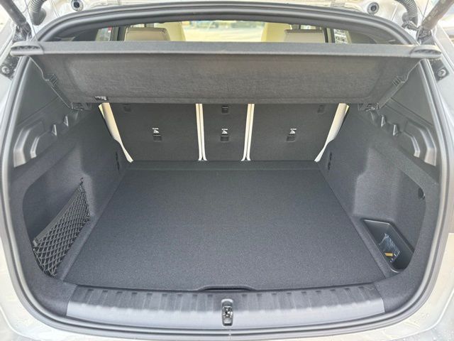 2026 BMW X1 xDrive28i Image 7 of 41