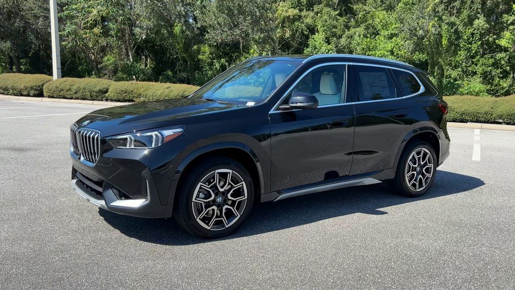 2026 BMW X1 xDrive28i Image 3 of 30