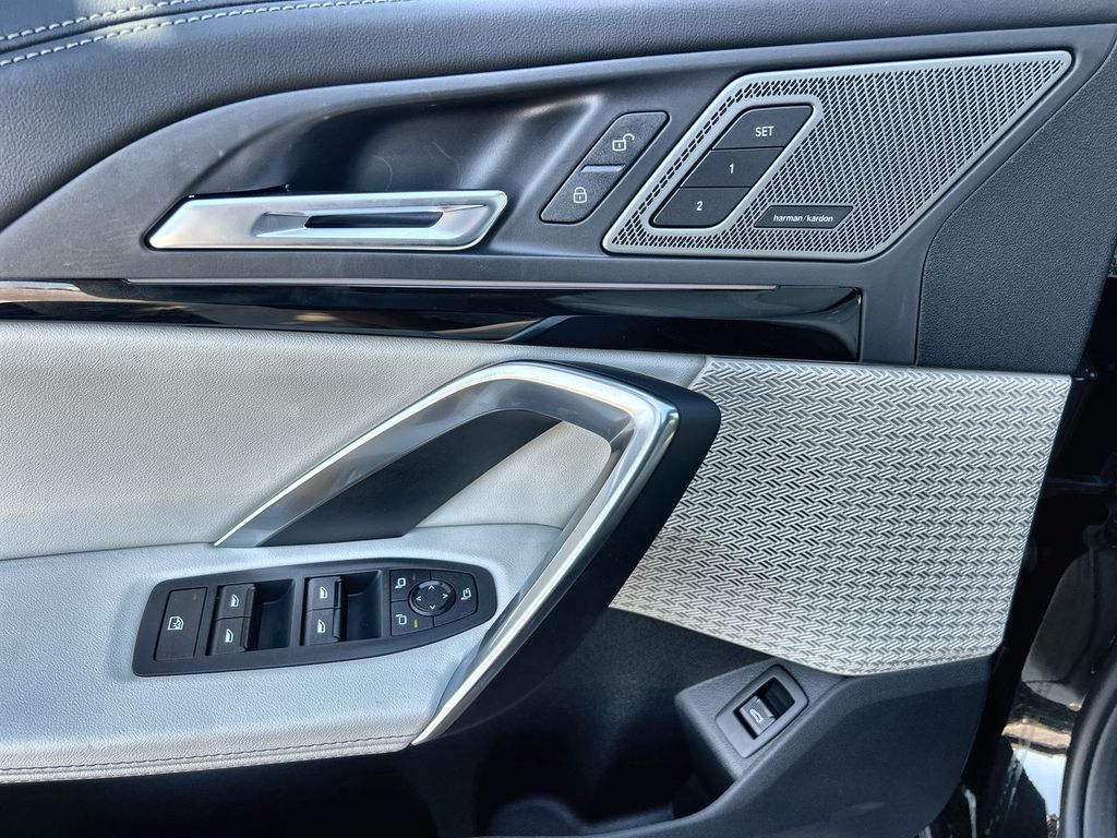 2026 BMW X1 xDrive28i Image 27 of 30