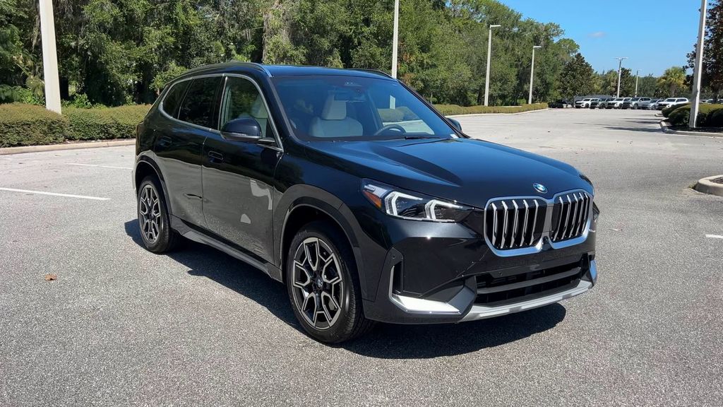 2026 BMW X1 xDrive28i Image 4 of 30