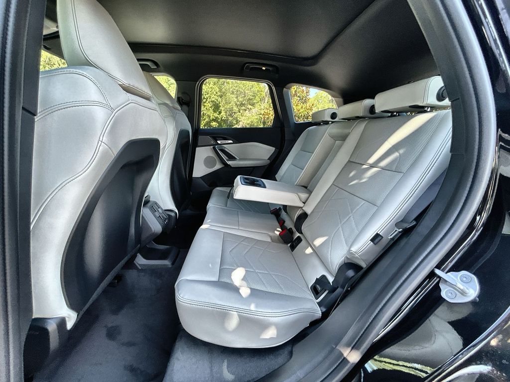 2026 BMW X1 xDrive28i Image 17 of 30