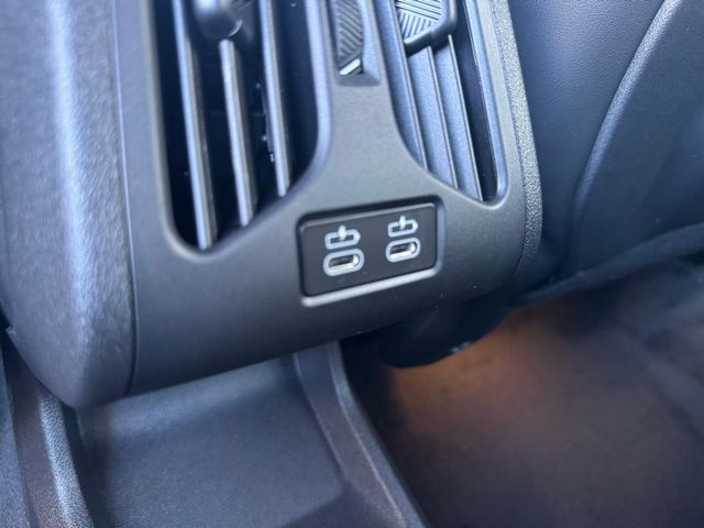 2026 BMW X1 xDrive28i Image 33 of 42