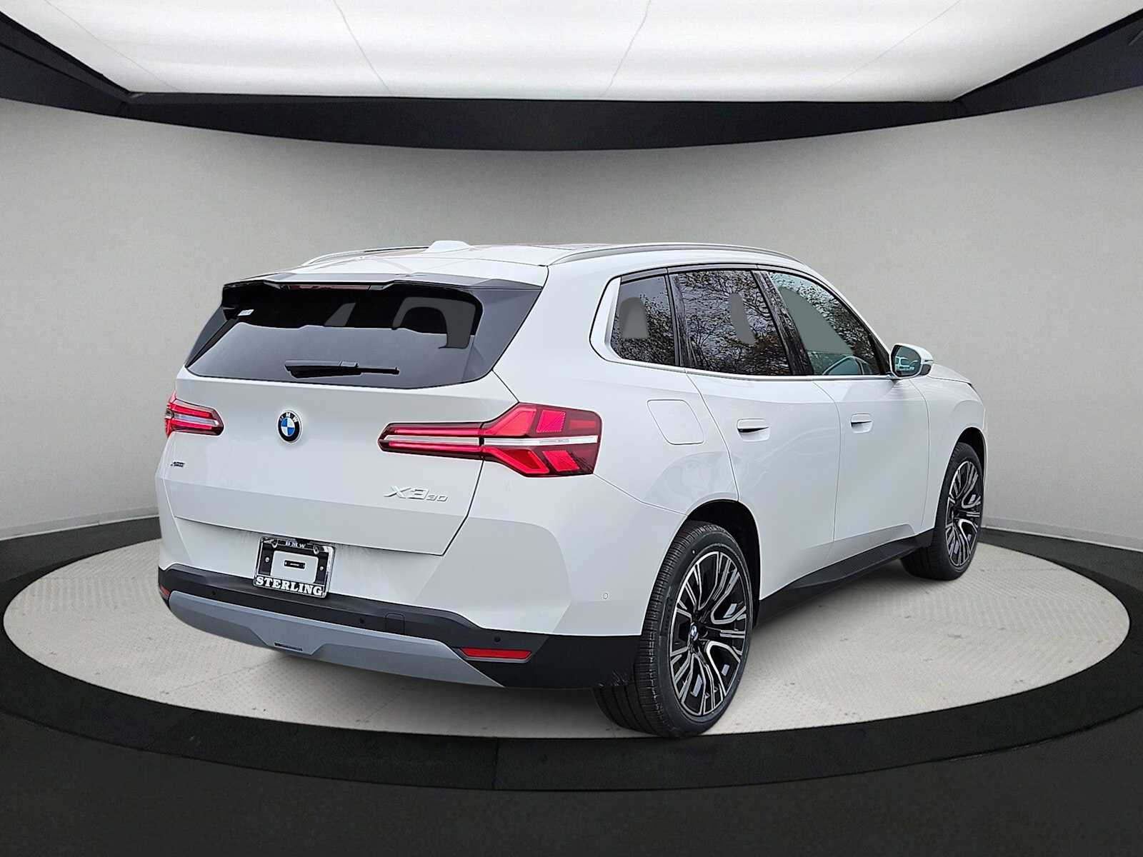 2026 BMW X3 30 xDrive Image 3 of 38