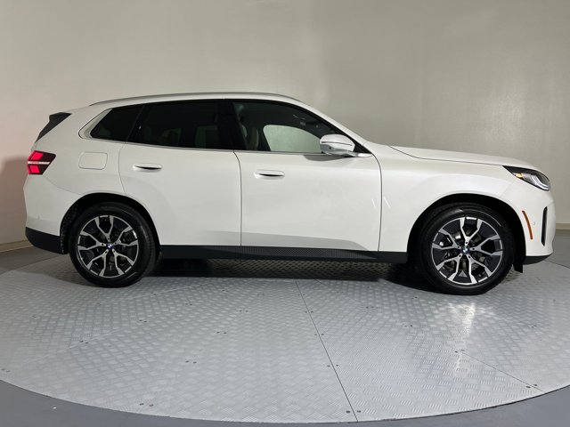 2026 BMW X3 30 xDrive Image 4 of 34