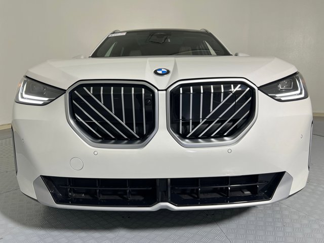 2026 BMW X3 30 xDrive Image 2 of 34