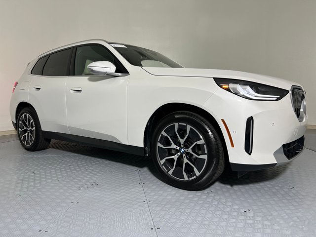 2026 BMW X3 30 xDrive Image 3 of 34