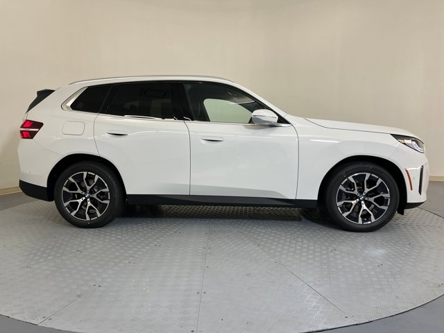 2026 BMW X3 30 xDrive Image 4 of 34