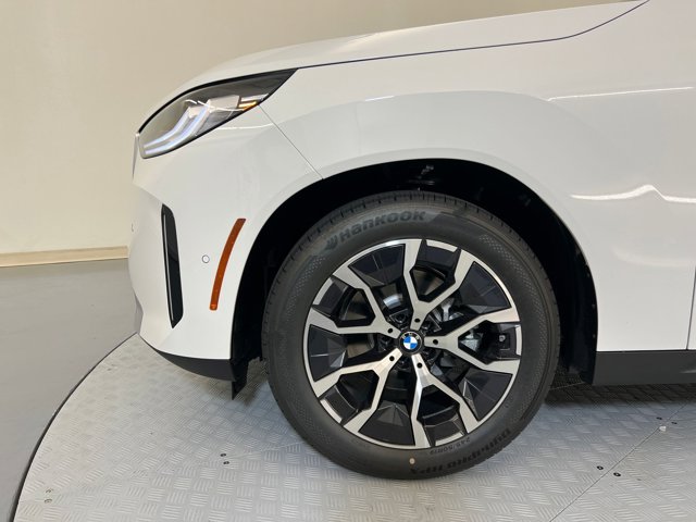 2026 BMW X3 30 xDrive Image 9 of 34