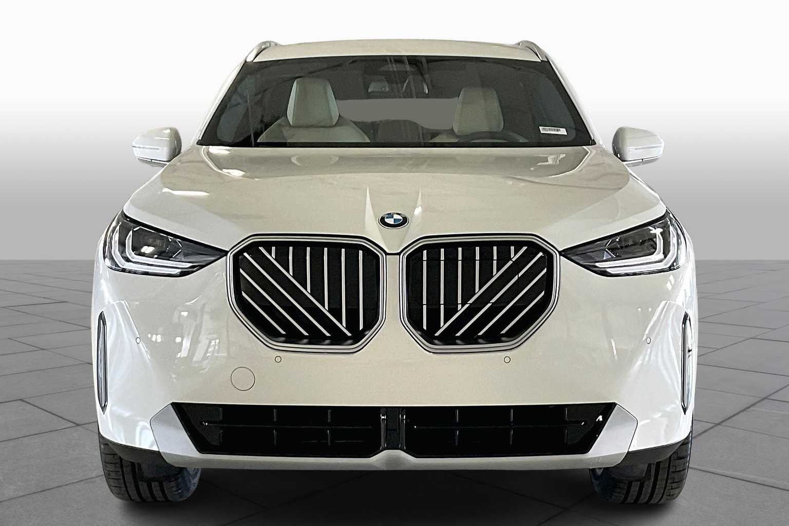 2026 BMW X3 30 xDrive Image 2 of 19
