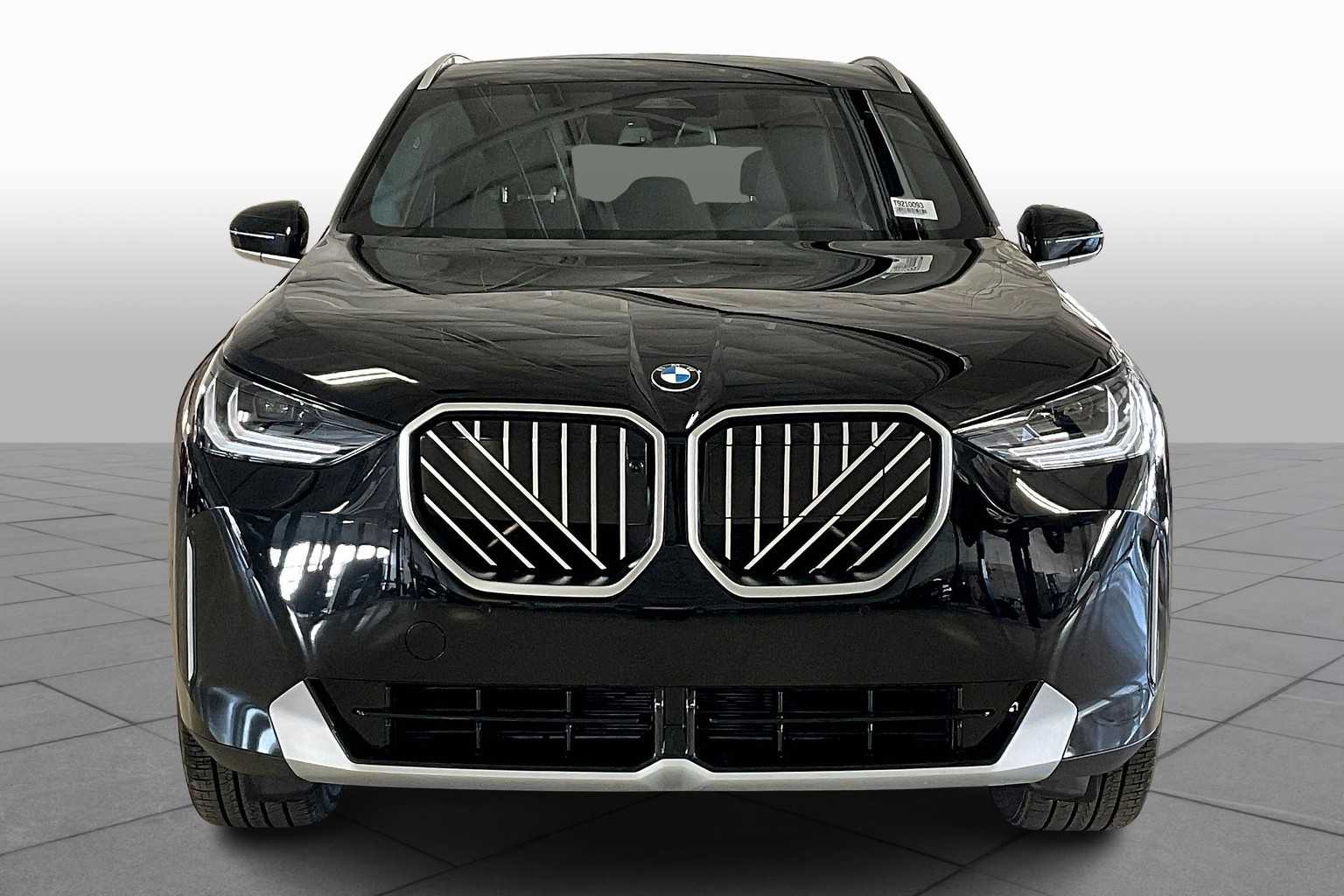 2026 BMW X3 30 xDrive Image 2 of 19